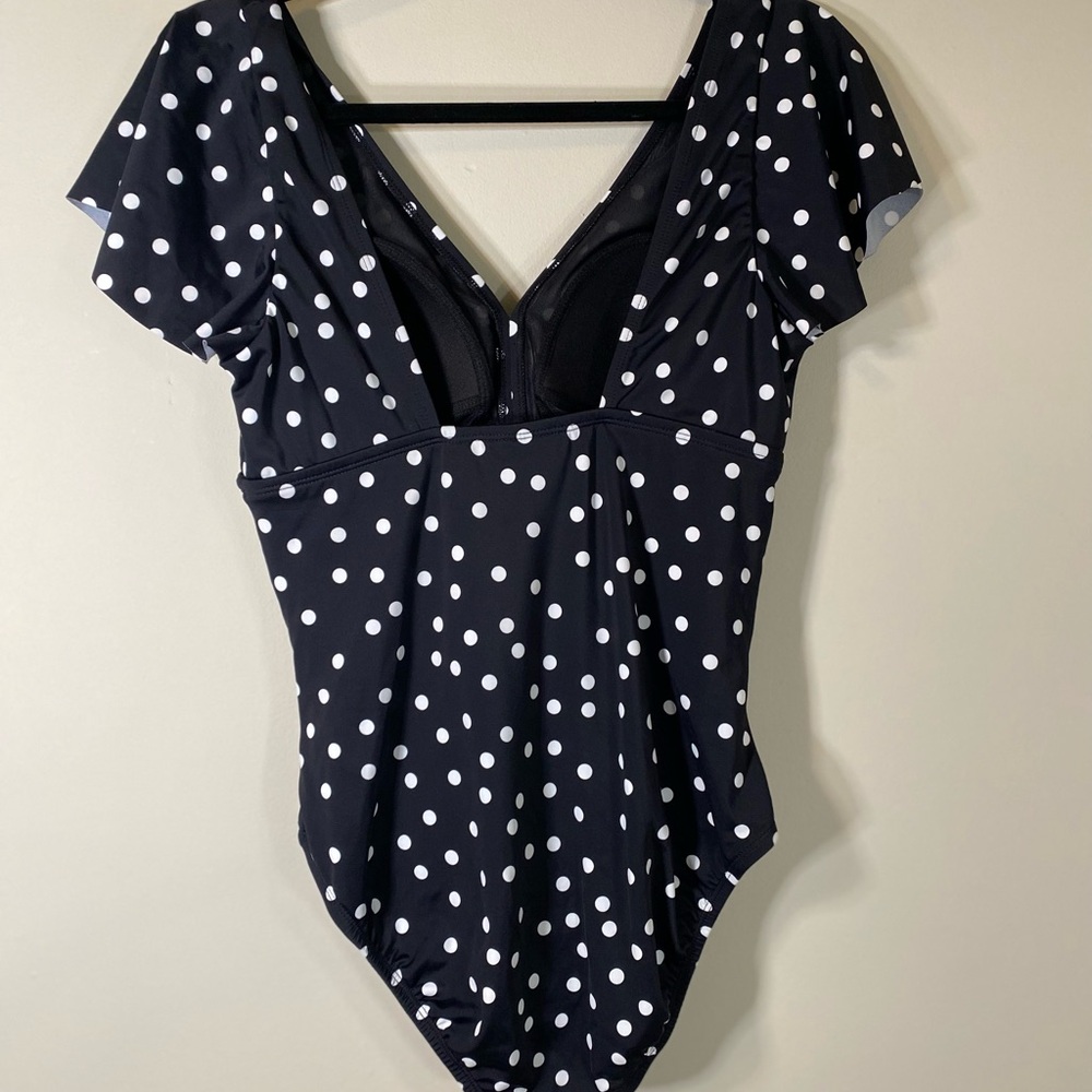 Swim Solutions
Women's Flutter-Sleeve Polka Dot One-Piece
Swimsuit - Picture 5 of 7